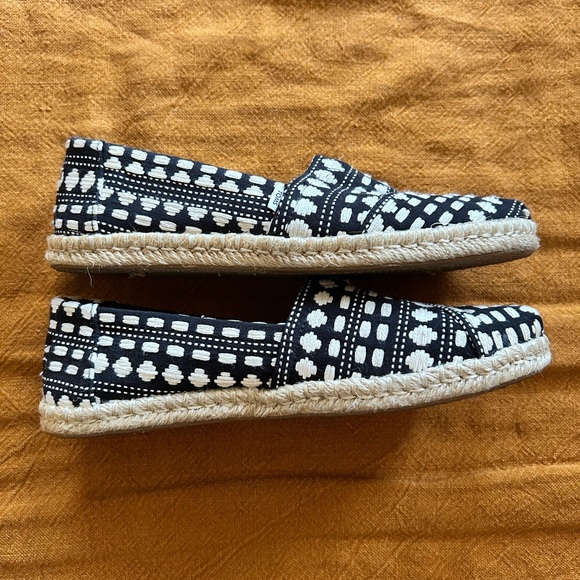 TOMS Women's Black and White Espadrilles - Picture 3 of 5